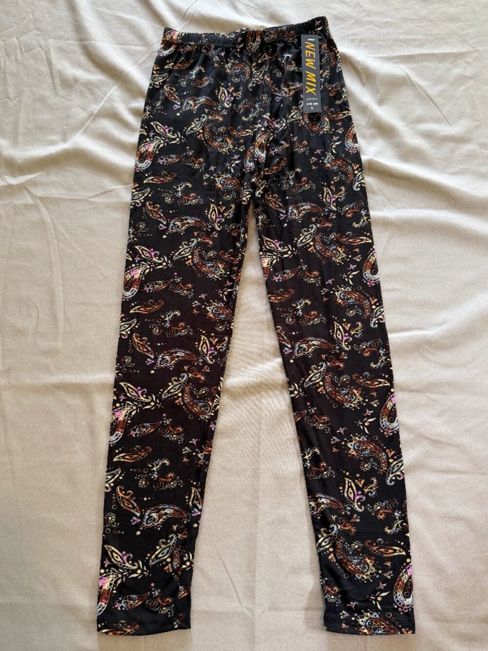 New Mix Girls Paisley Print Buttery Soft Ankle Leggings Size Large New W/Tags
